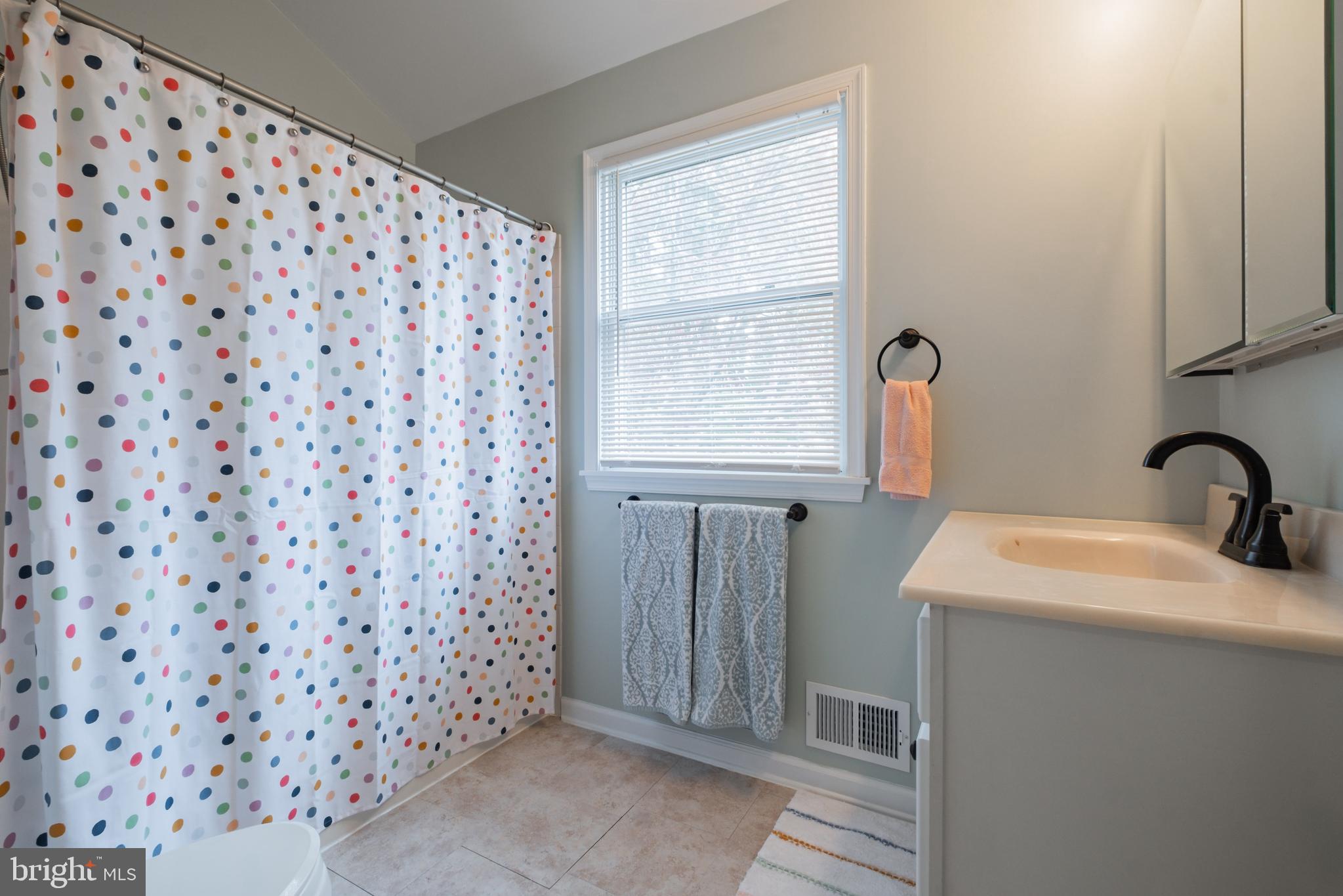 HAMPTON BRIDGE - Residential