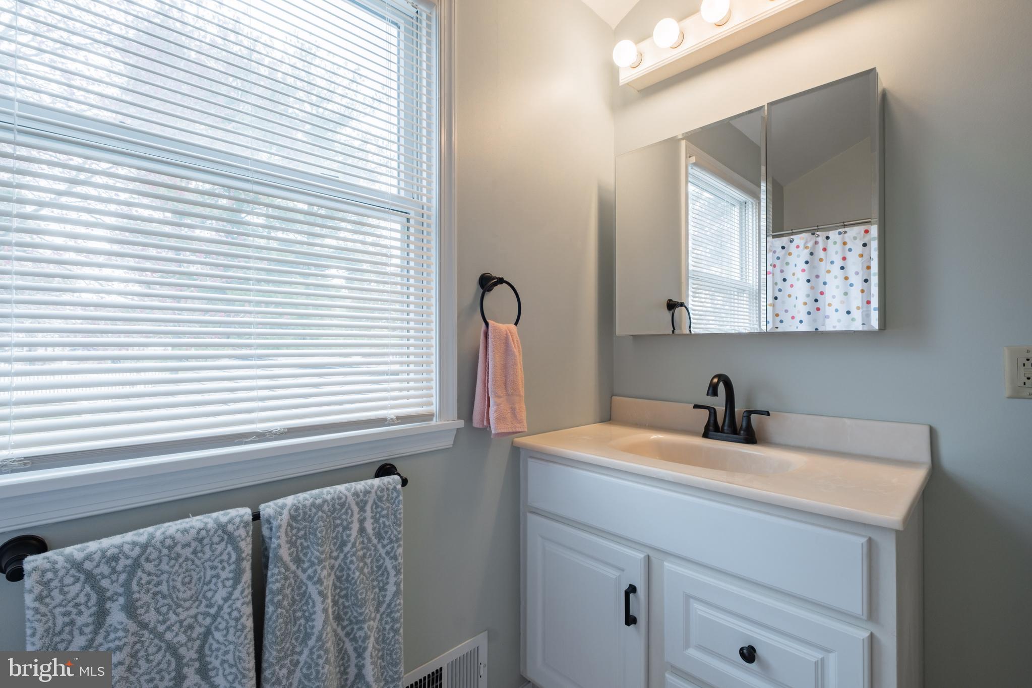 HAMPTON BRIDGE - Residential