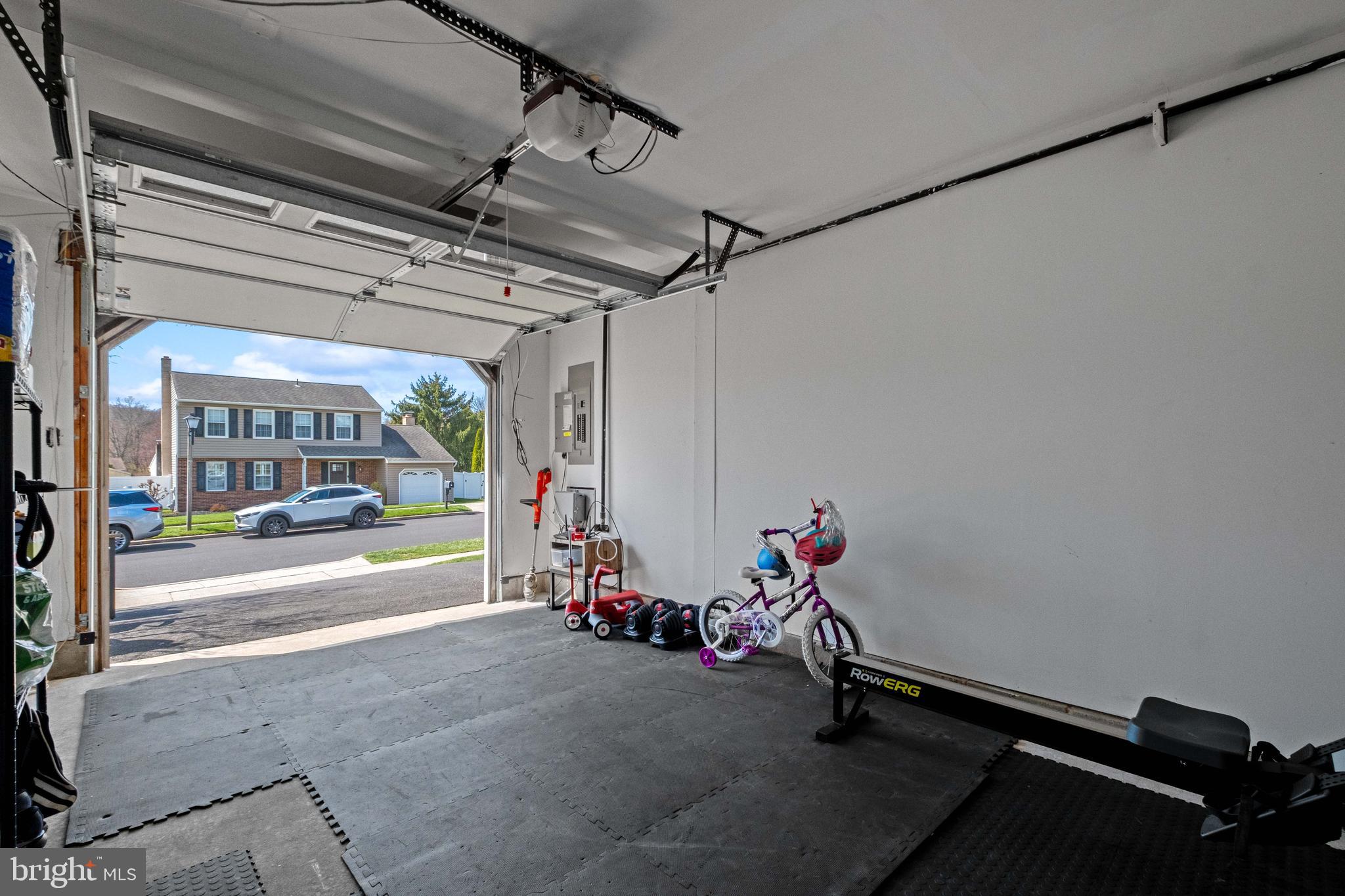 HAMPTON BRIDGE - Residential