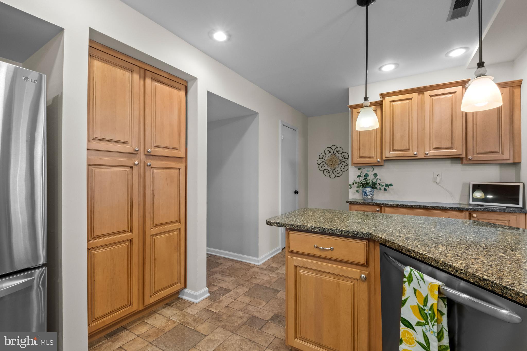 HAMPTON BRIDGE - Residential