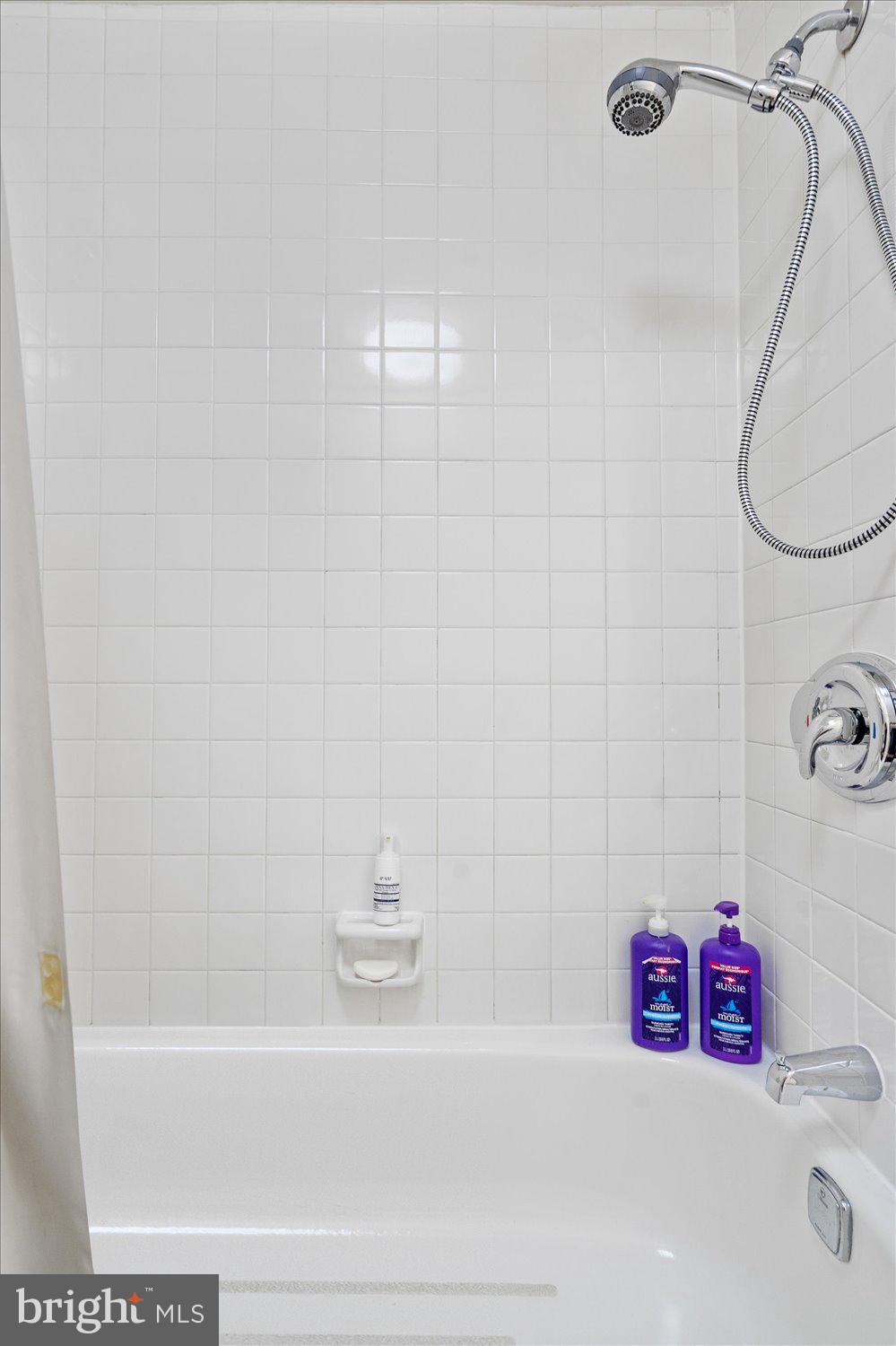 ANNEN WOODS - Residential