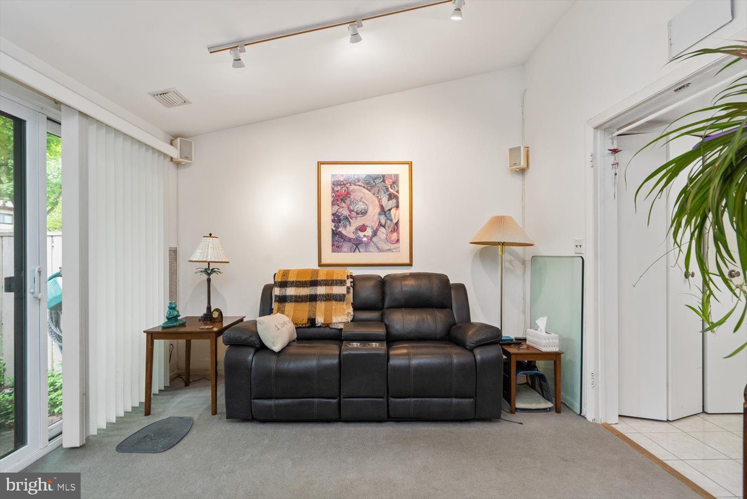 ANNEN WOODS - Residential