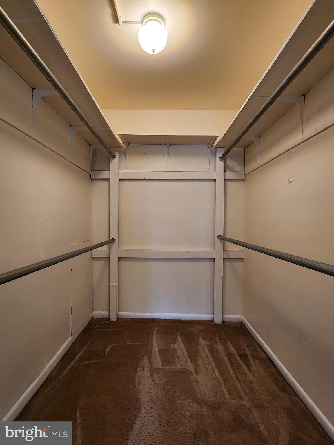 HUNTING RIDGE CONDOMINIUM - Residential Lease