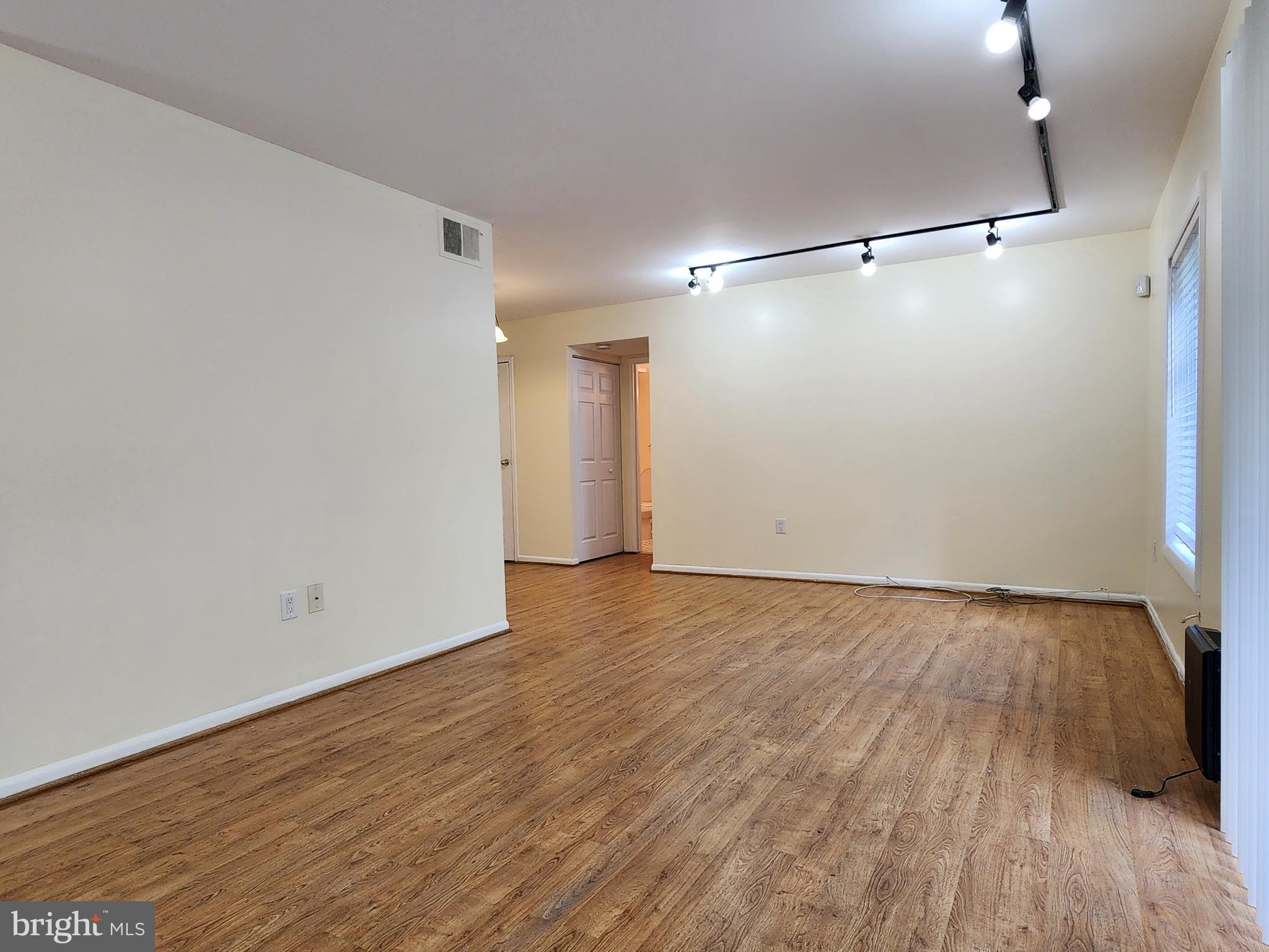 HUNTING RIDGE CONDOMINIUM - Residential Lease