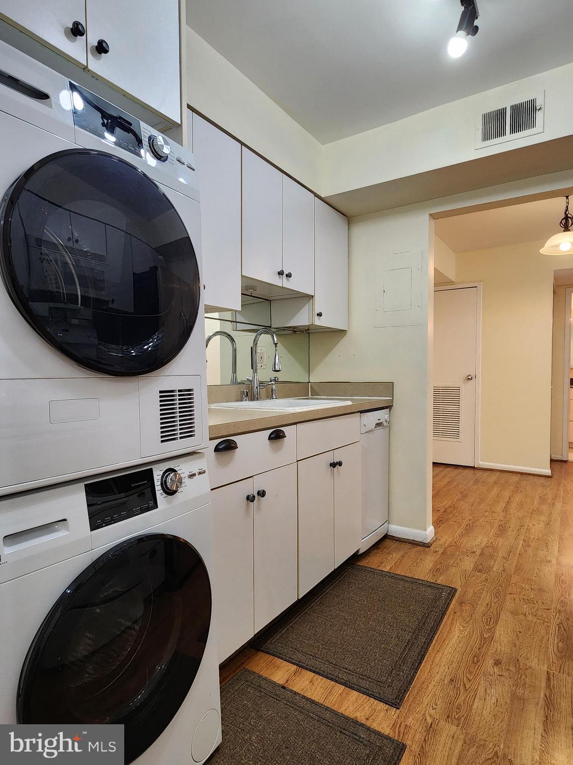 HUNTING RIDGE CONDOMINIUM - Residential Lease