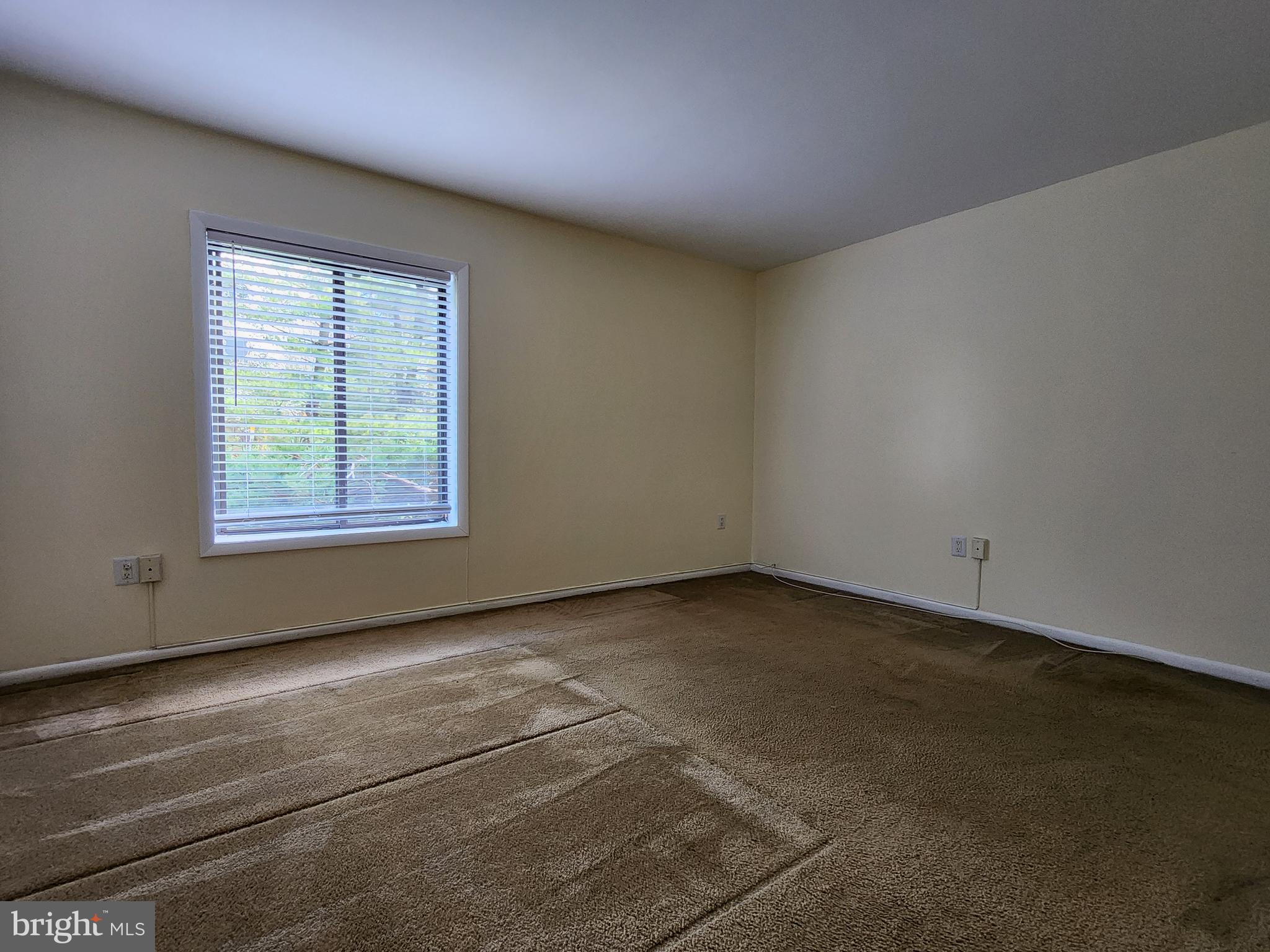 HUNTING RIDGE CONDOMINIUM - Residential Lease