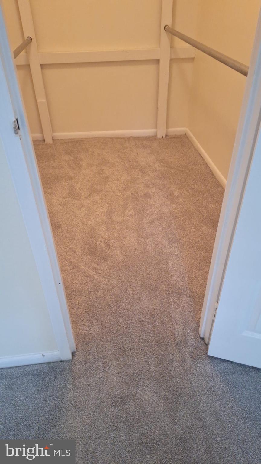 HUNTING RIDGE CONDOMINIUM - Residential Lease