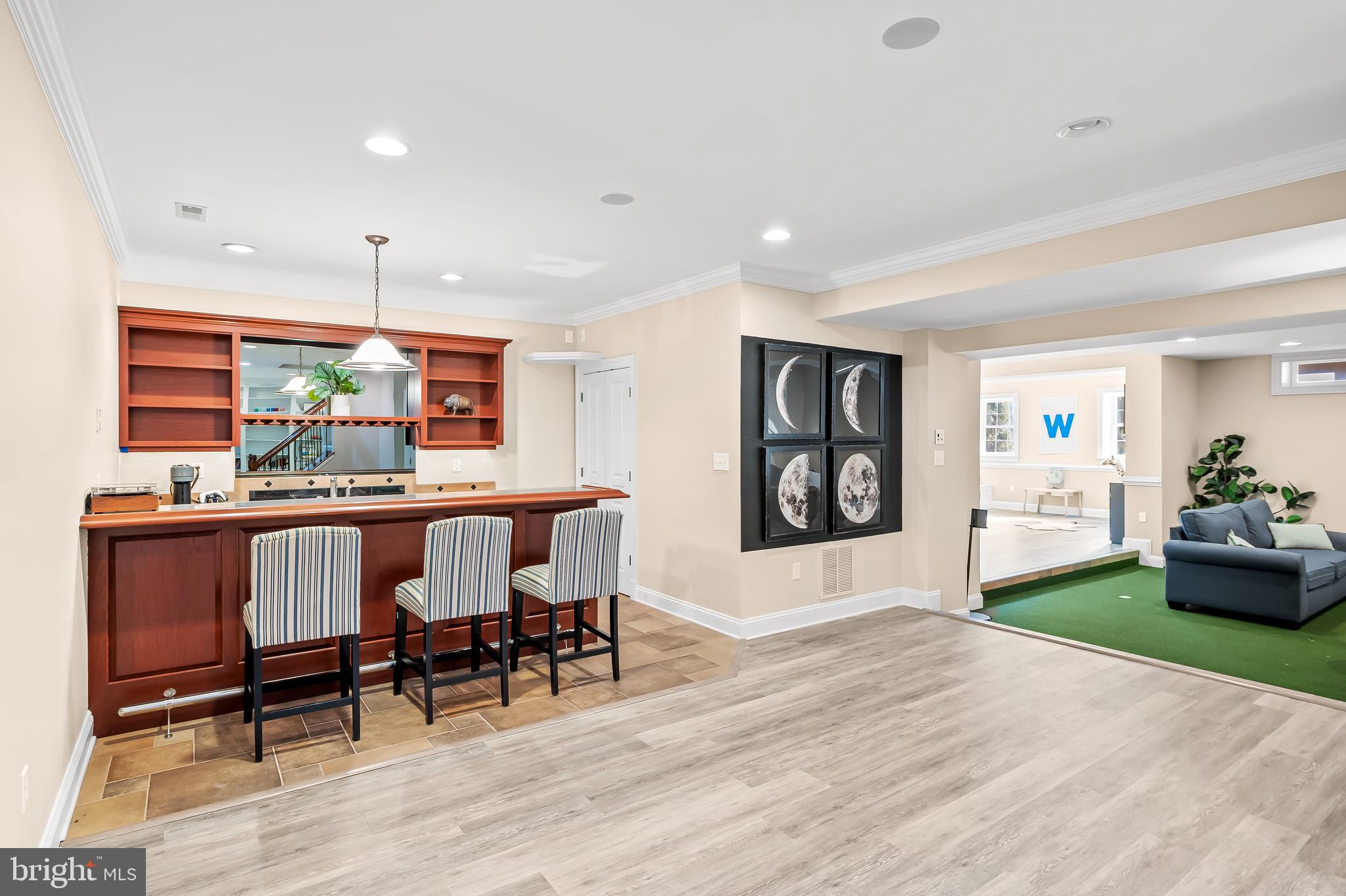 RIVER DOWNS - Residential