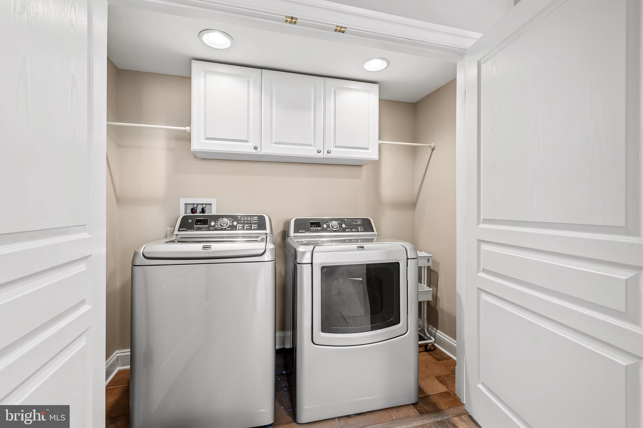 RIVER DOWNS - Residential