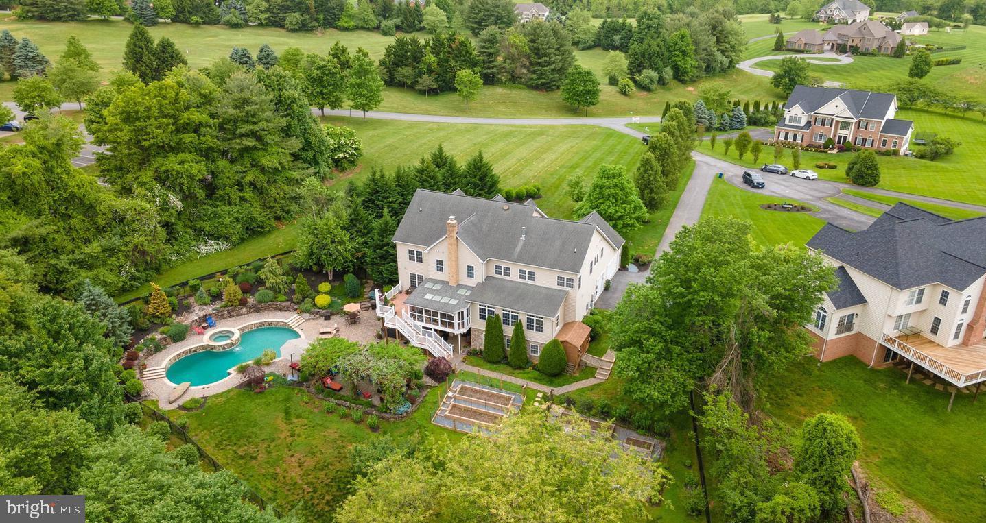 RIVER DOWNS - Residential