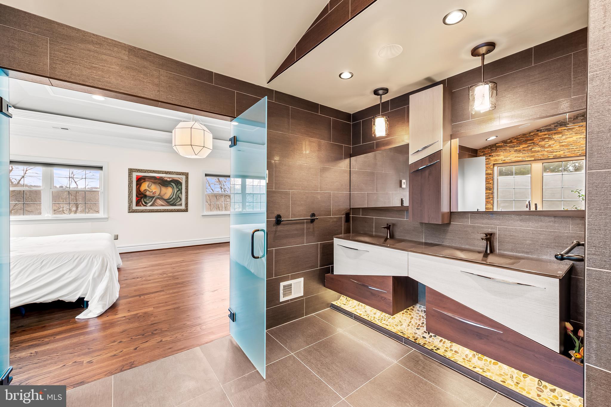 RIVER DOWNS - Residential