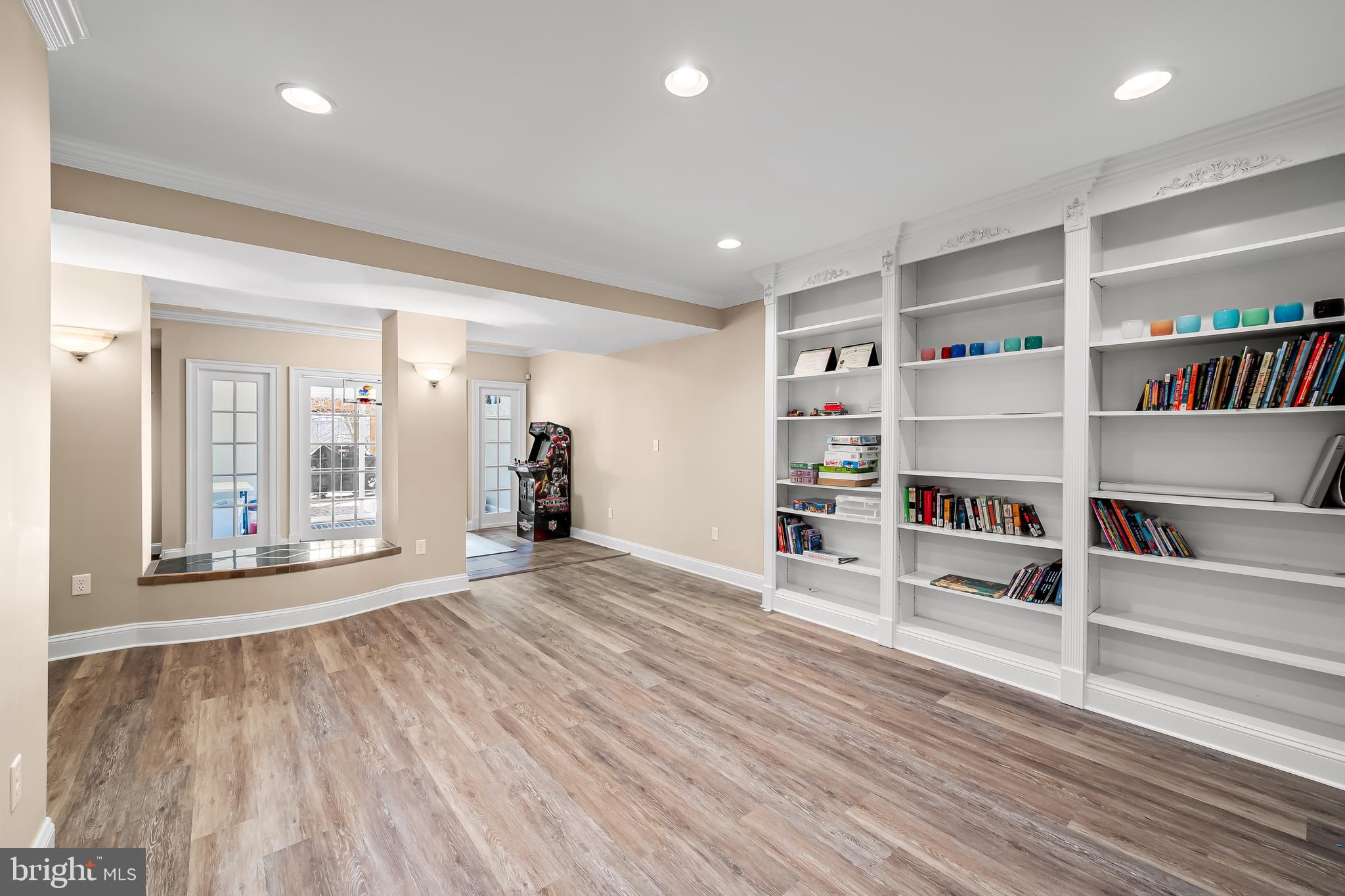 RIVER DOWNS - Residential