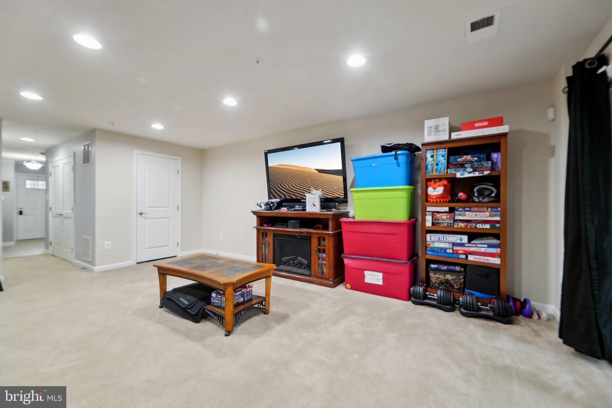 PINE RIDGE CROSSING - Residential