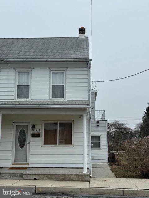 Townhouse For Sale - 422 S 6th Street<br/> LEBANON, PA 17042