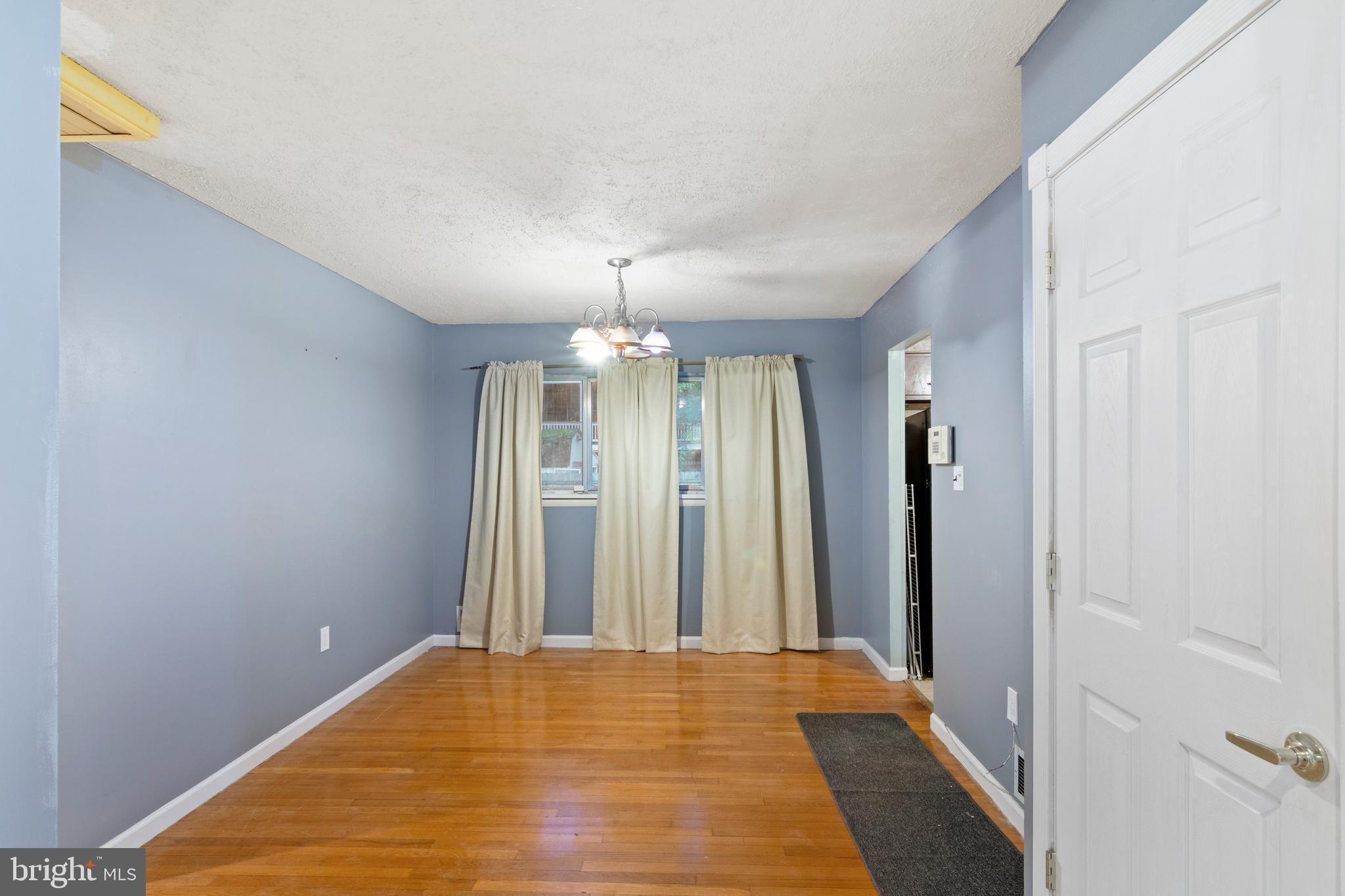 GLENN DALE - Residential