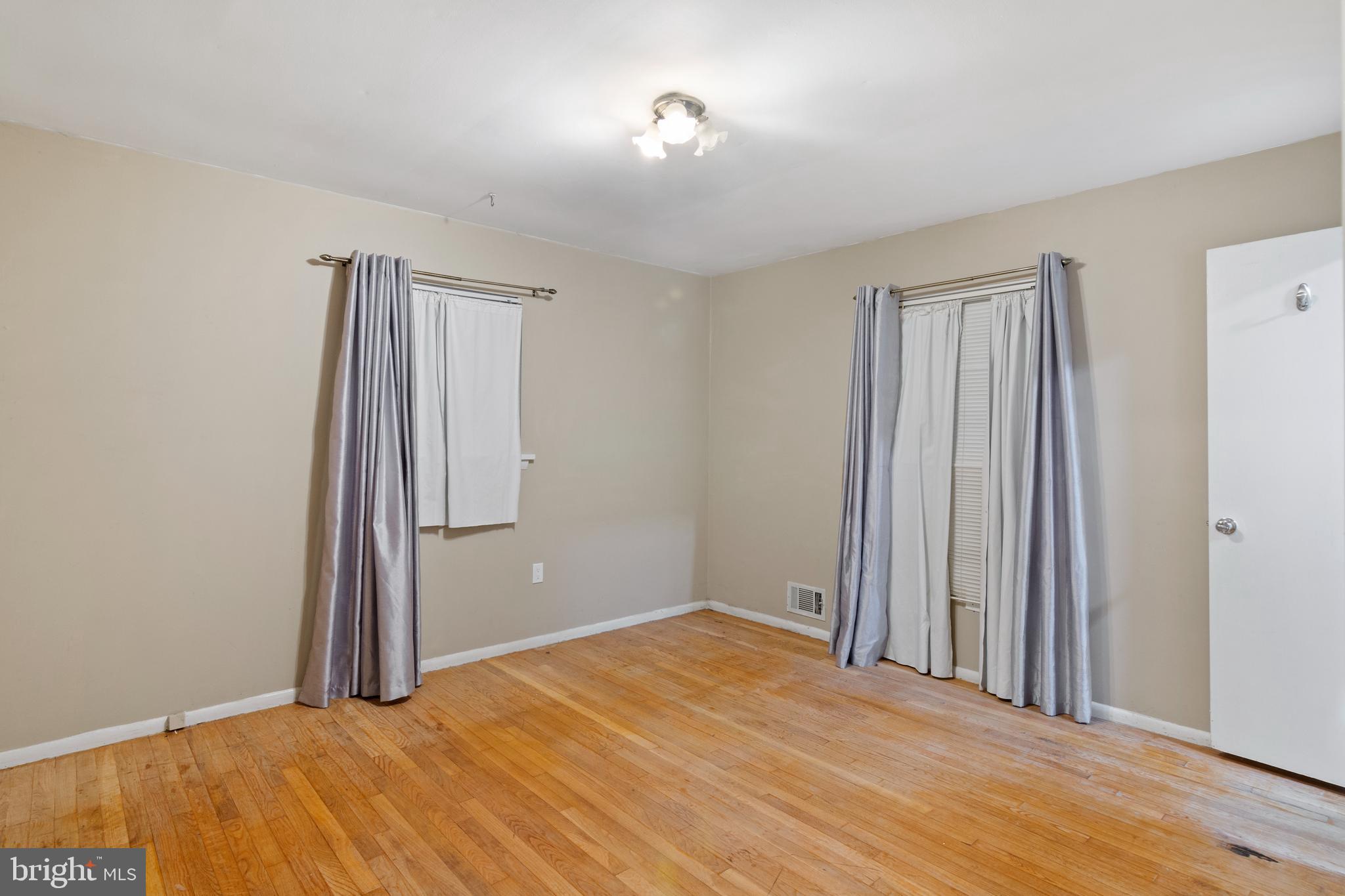 GLENN DALE - Residential