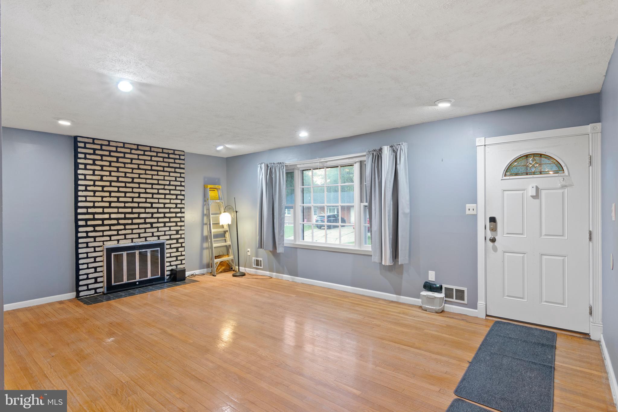 GLENN DALE - Residential