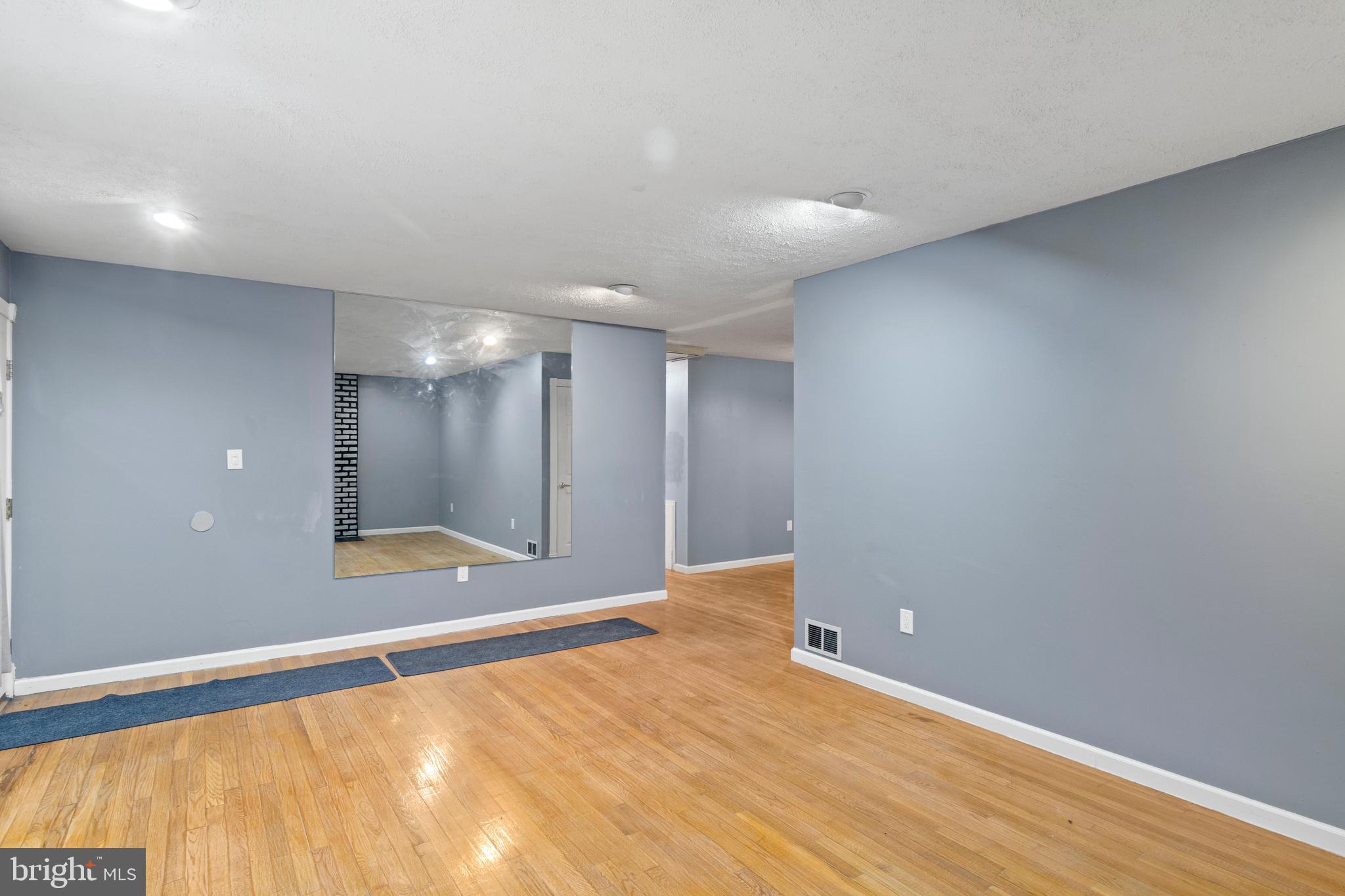 GLENN DALE - Residential