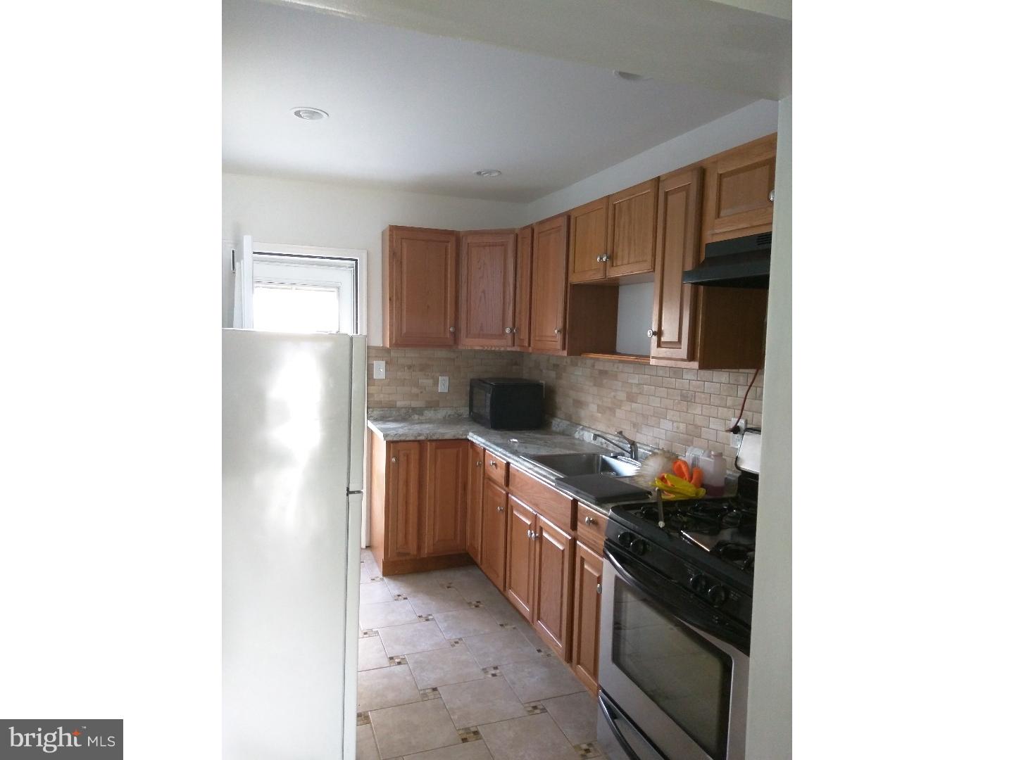 PORT RICHMOND - Residential Lease