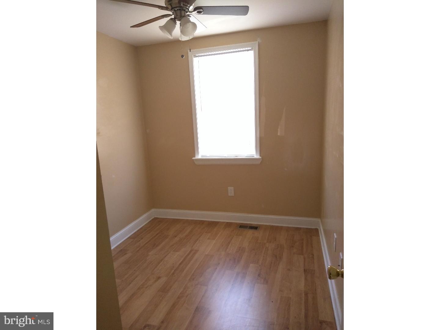 PORT RICHMOND - Residential Lease