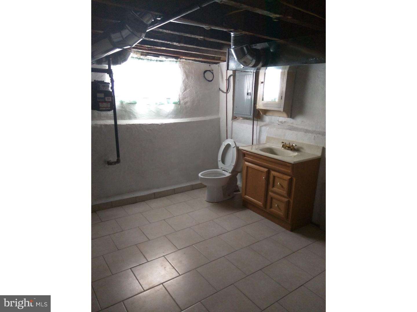 PORT RICHMOND - Residential Lease