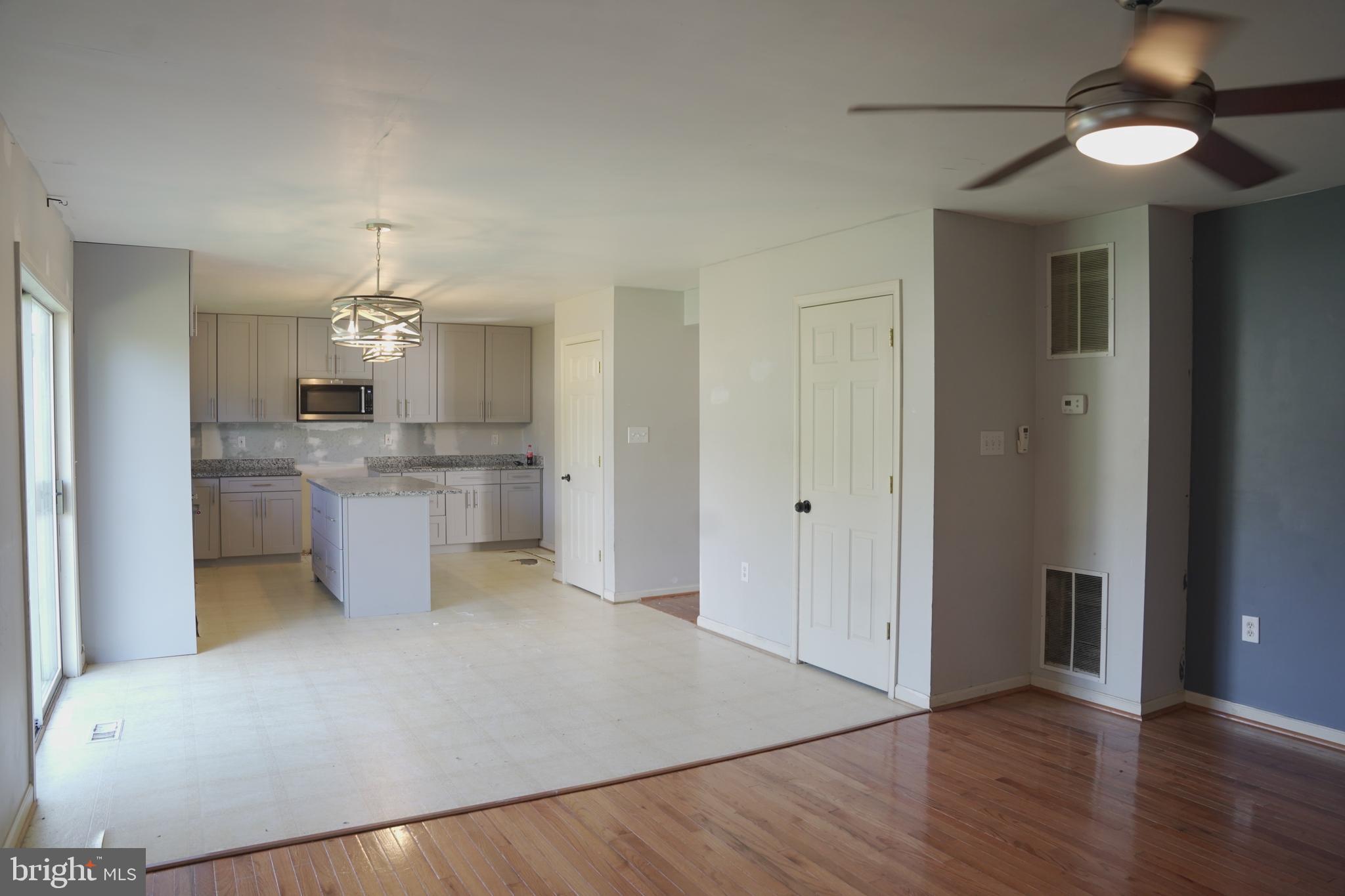 LAUREL RIDGE - Residential