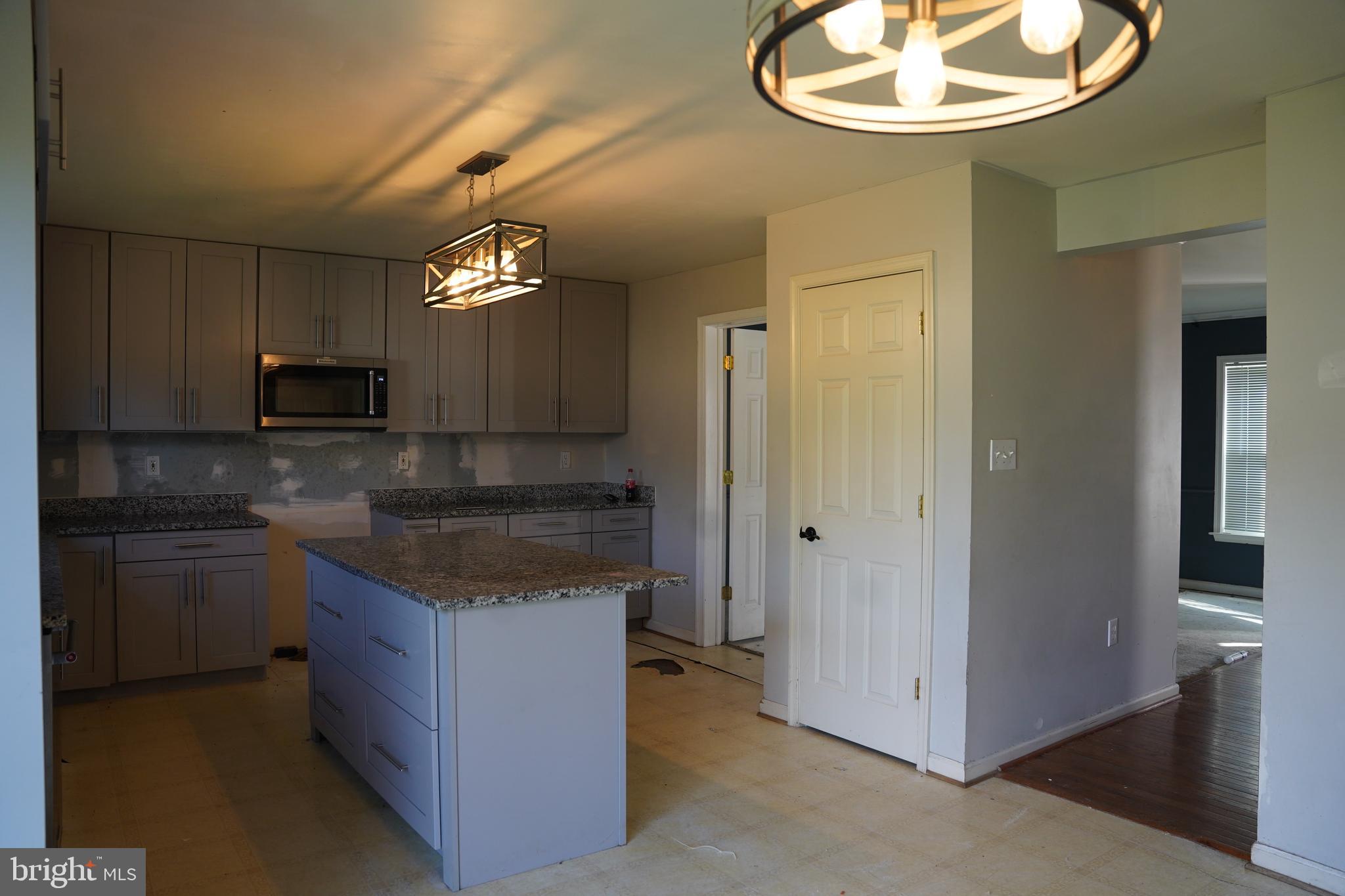 LAUREL RIDGE - Residential