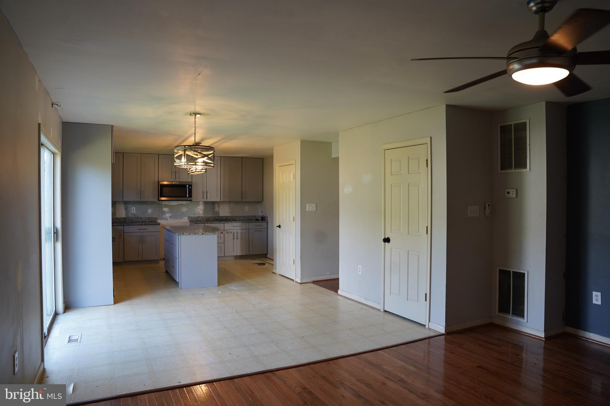 LAUREL RIDGE - Residential