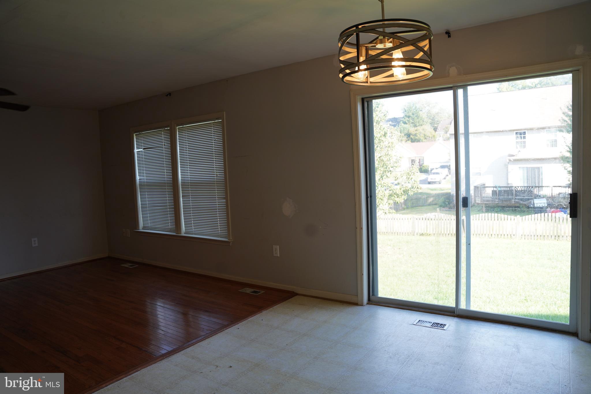 LAUREL RIDGE - Residential