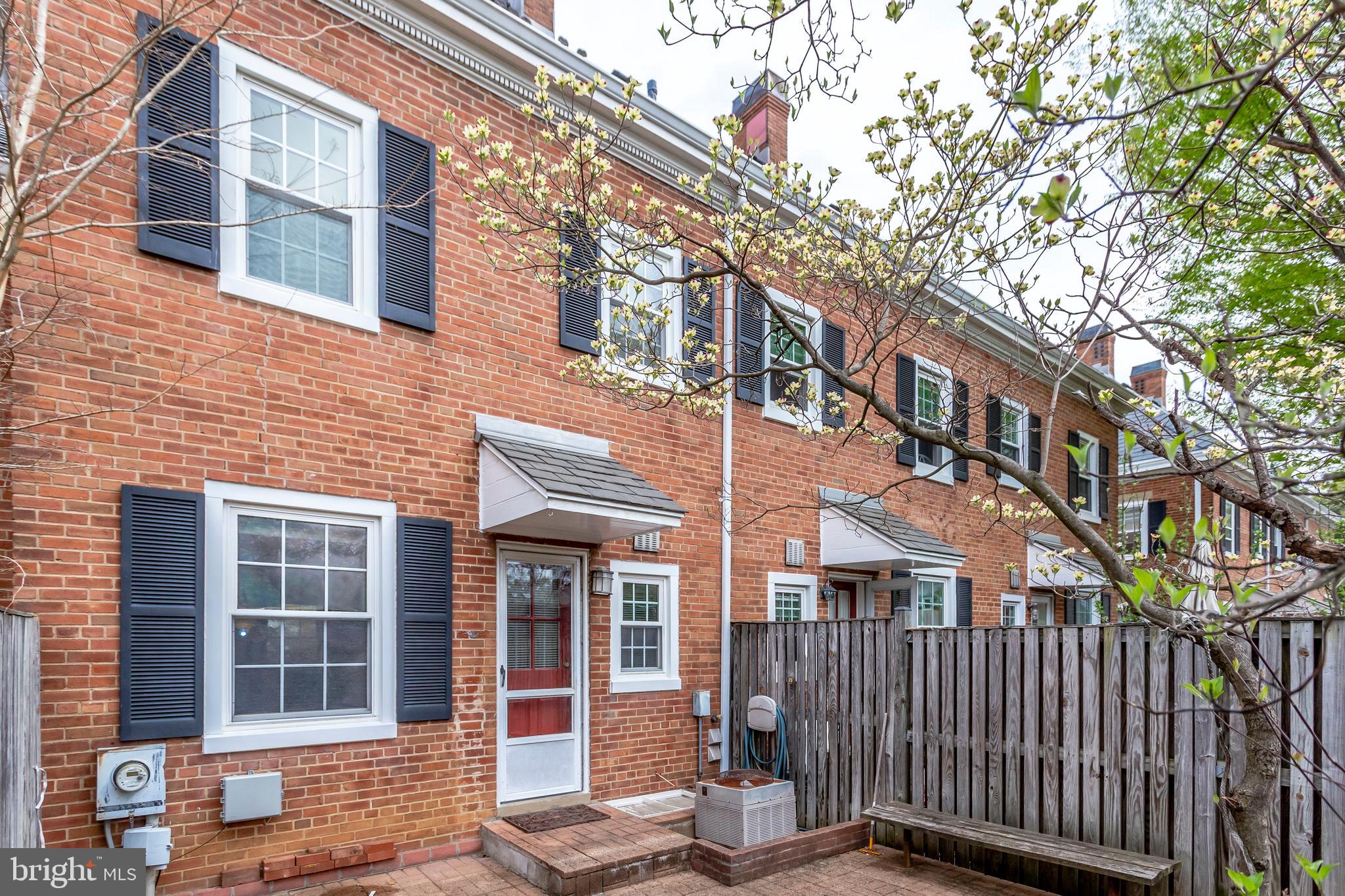 FAIRLINGTON GLEN - Residential Lease