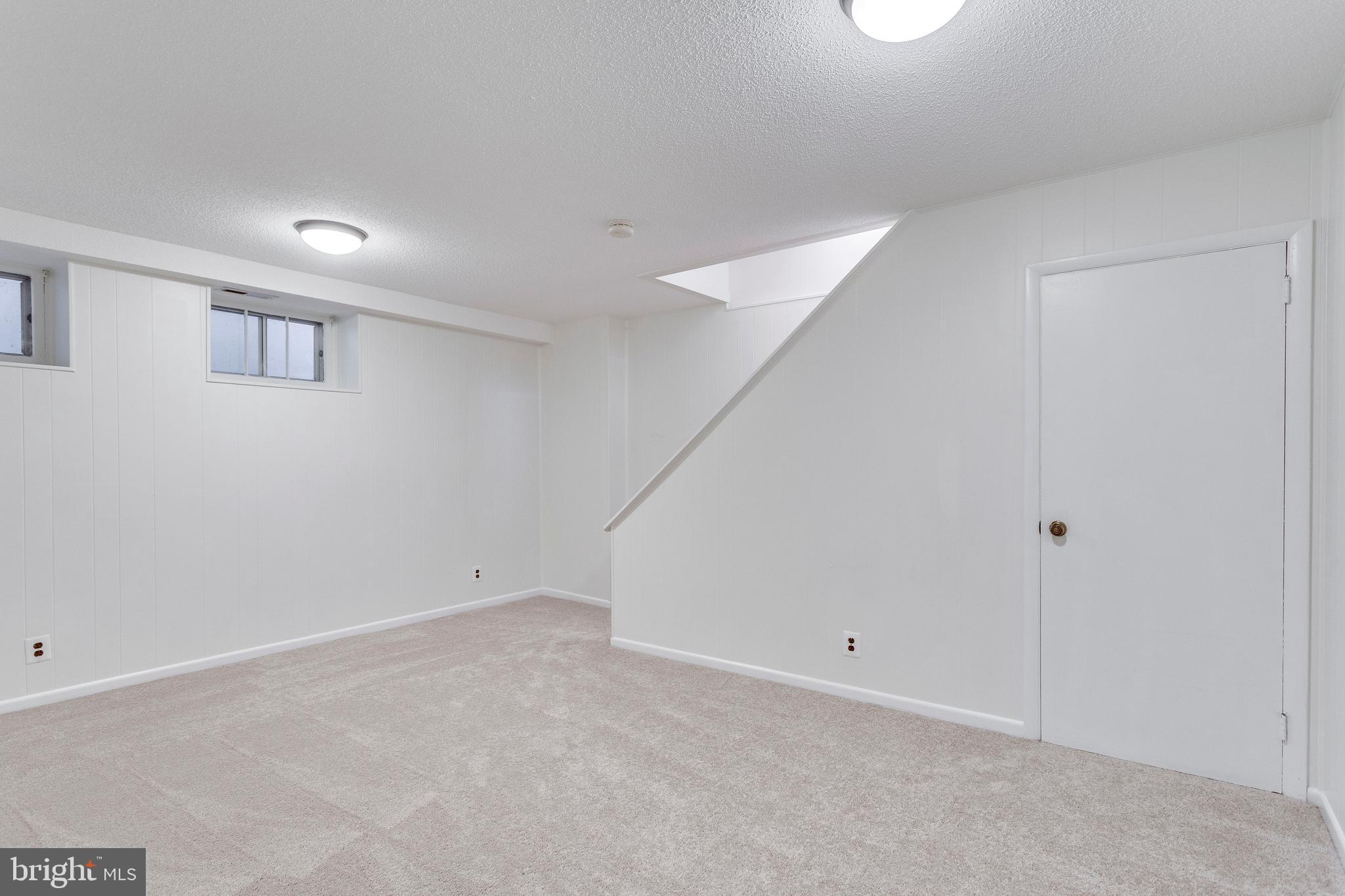 FAIRLINGTON GLEN - Residential Lease