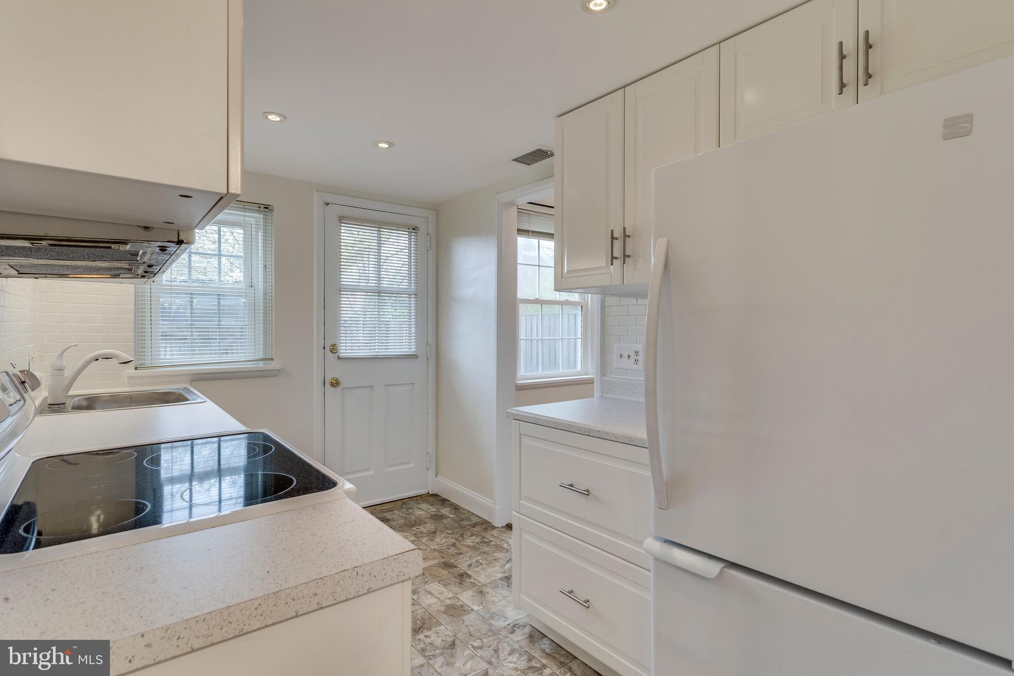 FAIRLINGTON GLEN - Residential Lease