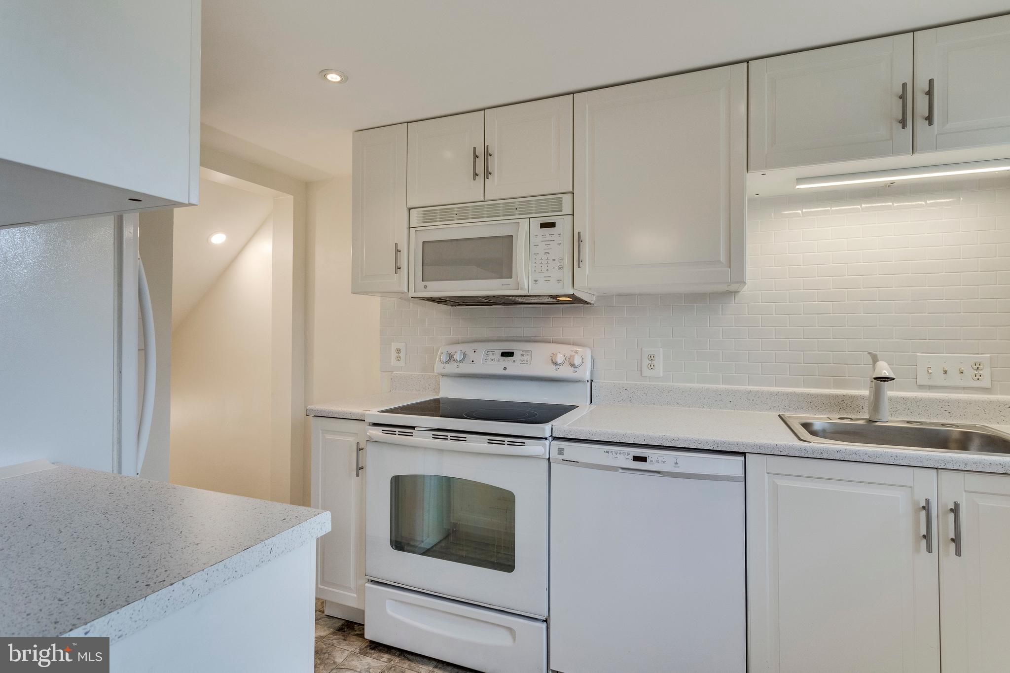 FAIRLINGTON GLEN - Residential Lease