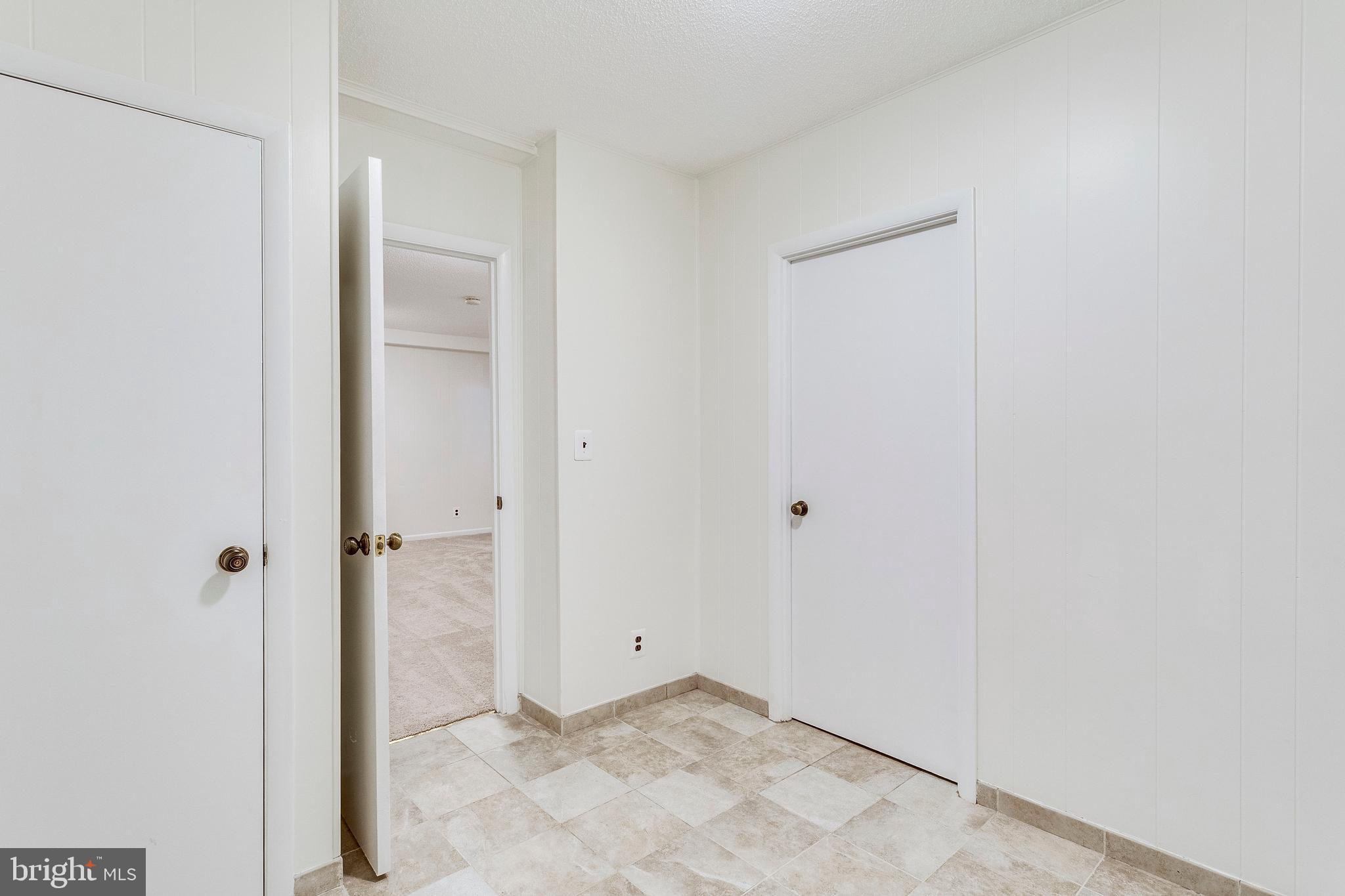 FAIRLINGTON GLEN - Residential Lease