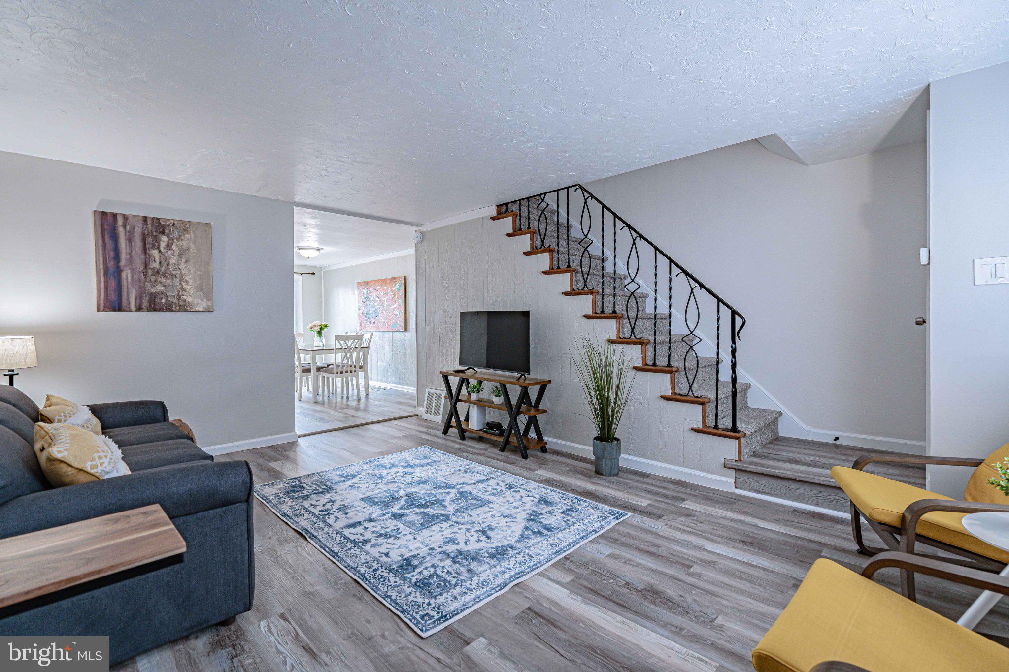 757 BENTON