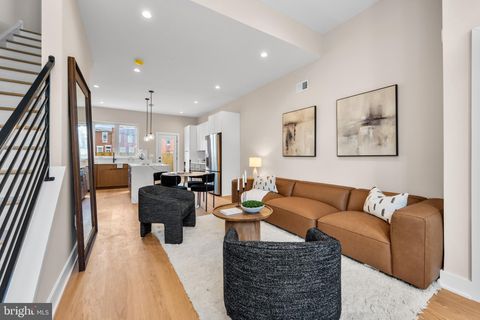 Townhouse For Sale - 903 Emily Street<br/> PHILADELPHIA, PA 19148