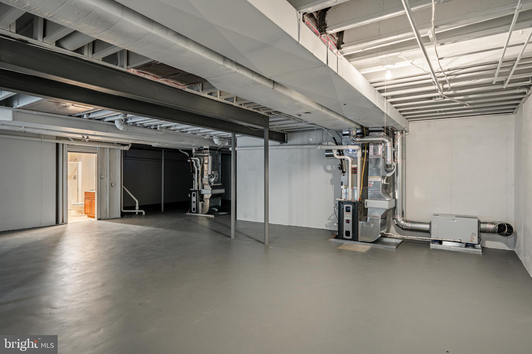 CHANTILLY FARM - Residential