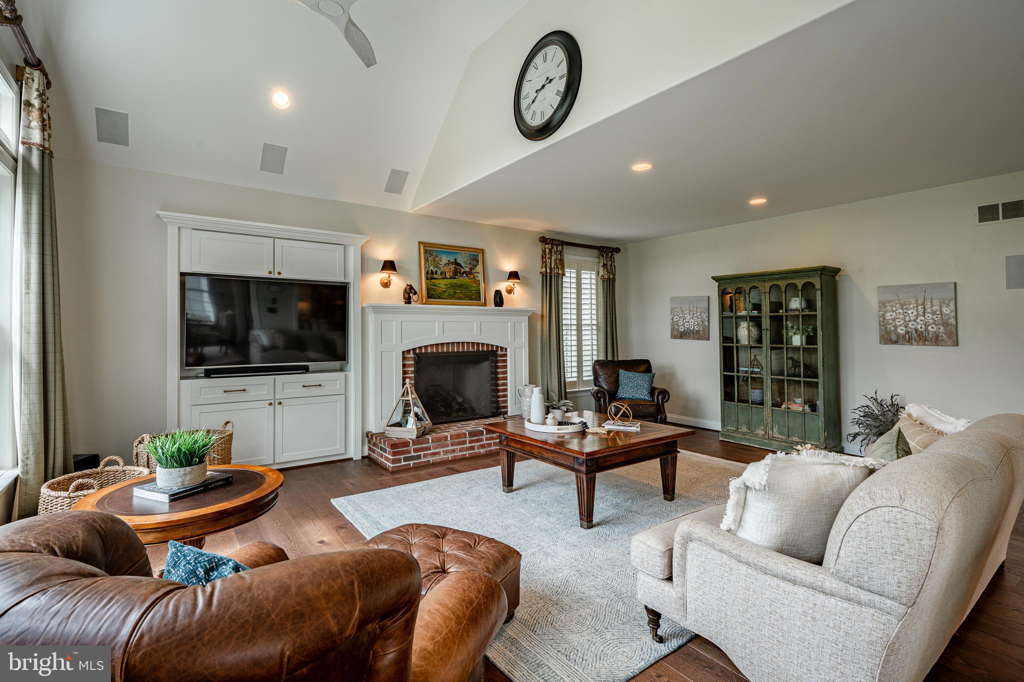 CHANTILLY FARM - Residential