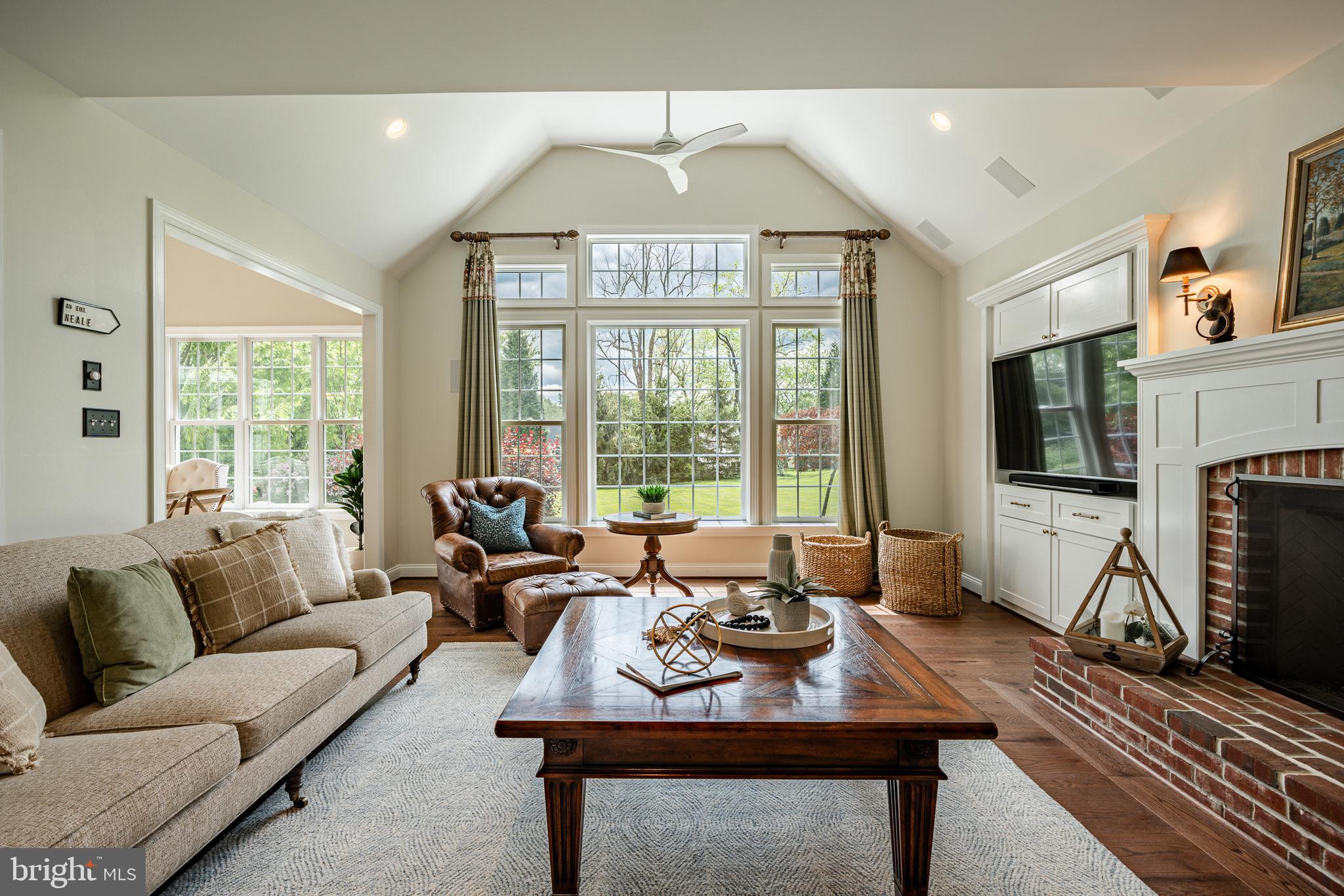 CHANTILLY FARM - Residential