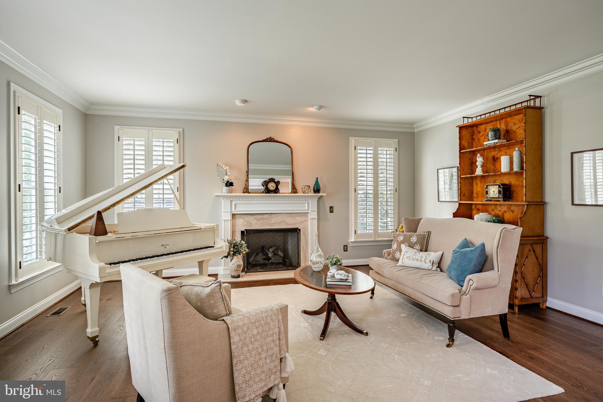 CHANTILLY FARM - Residential