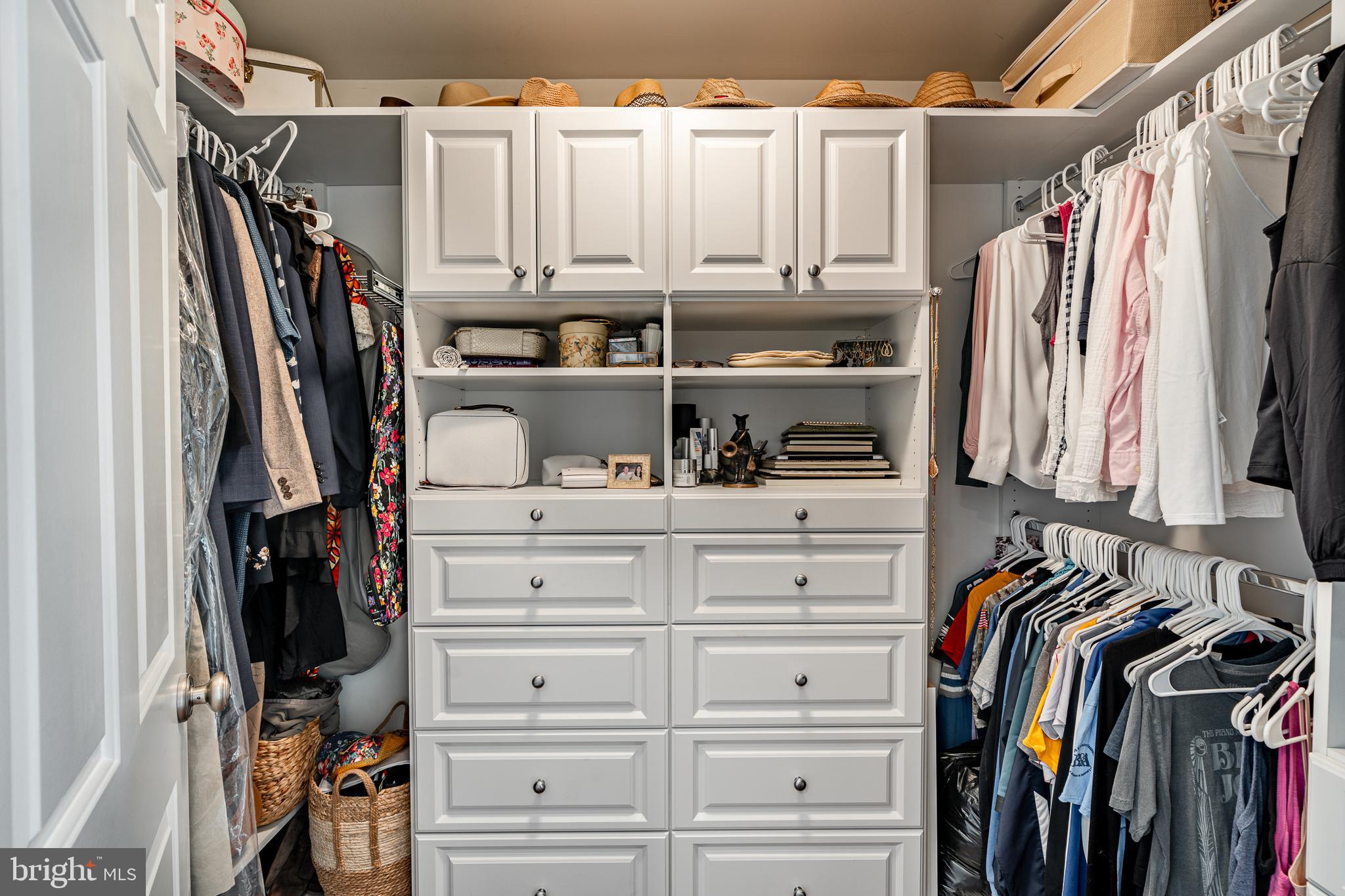 CHANTILLY FARM - Residential