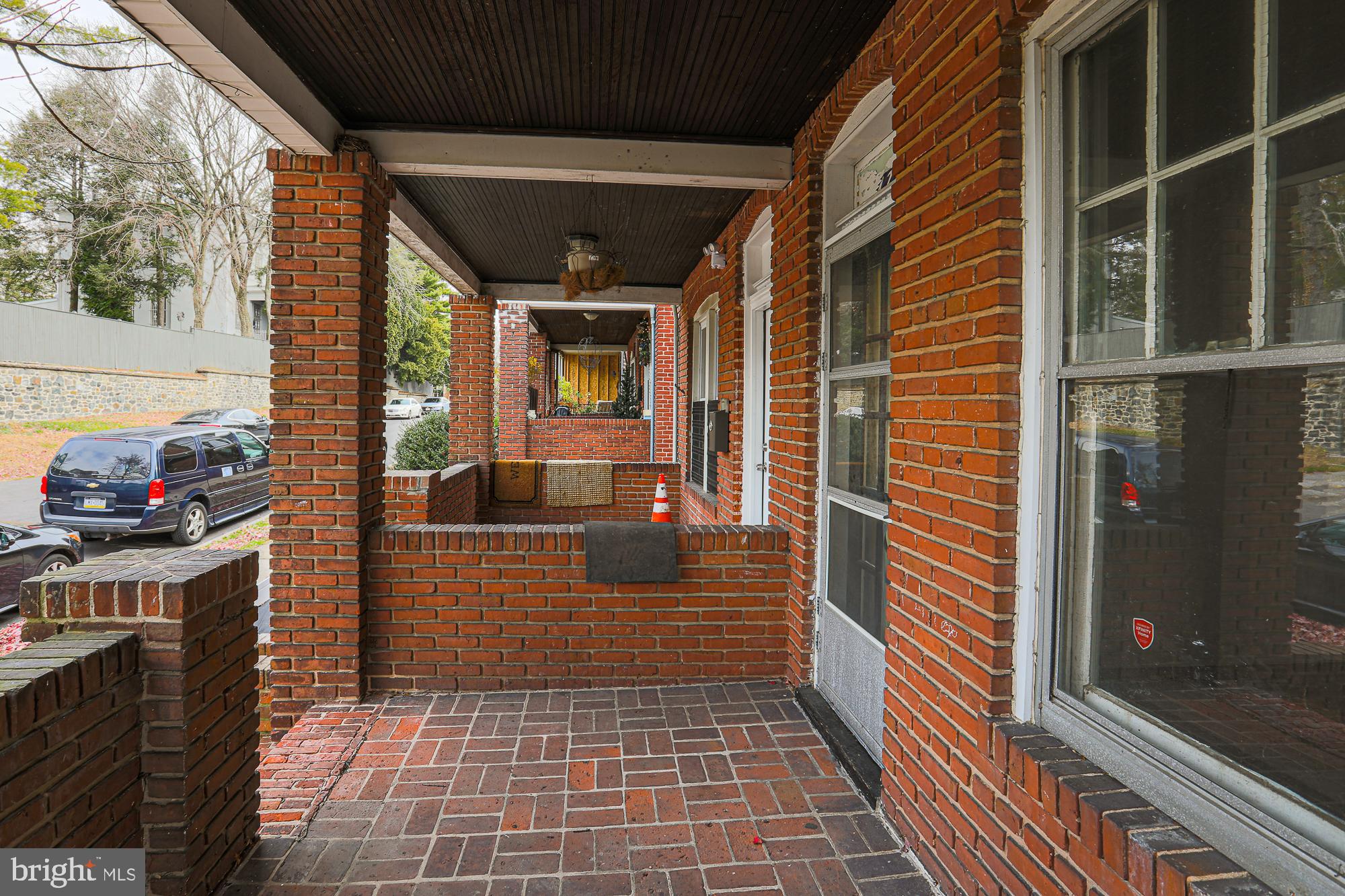 IRVINGTON - Residential Income