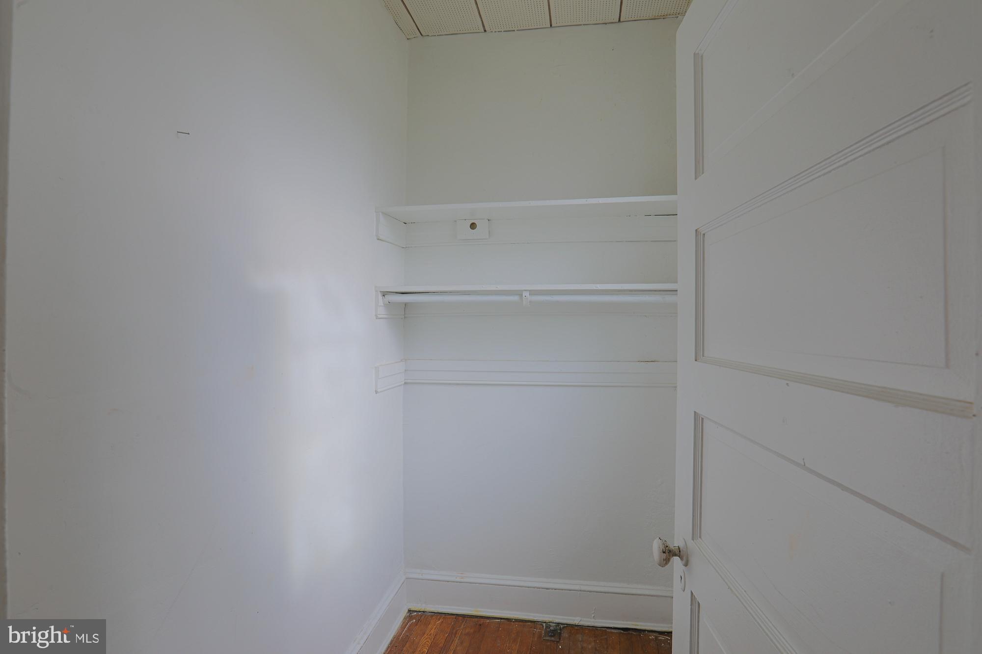 IRVINGTON - Residential Income