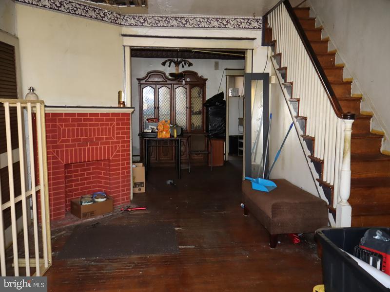 WEST OAK LANE - Residential