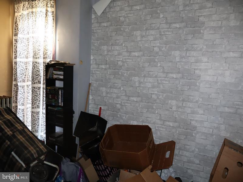 WEST OAK LANE - Residential