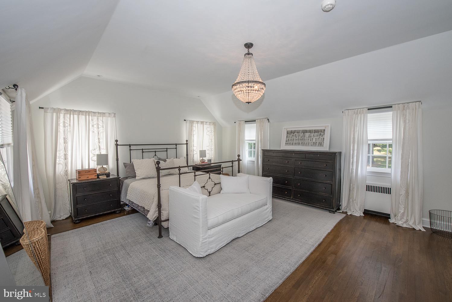 COLLEGE PARK - Residential