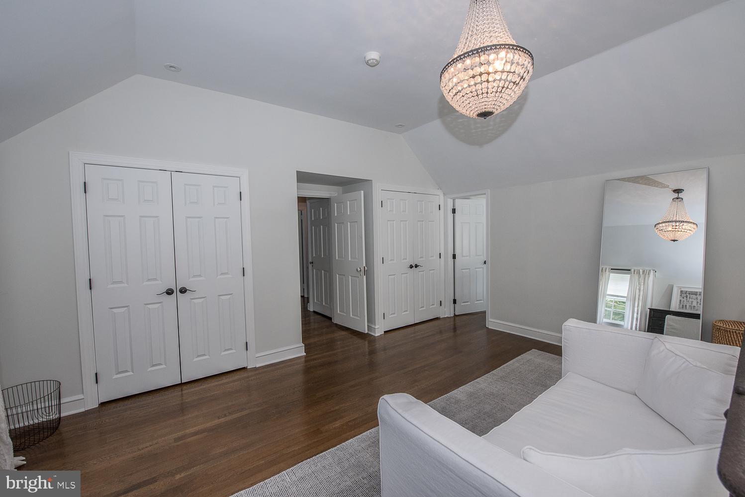COLLEGE PARK - Residential