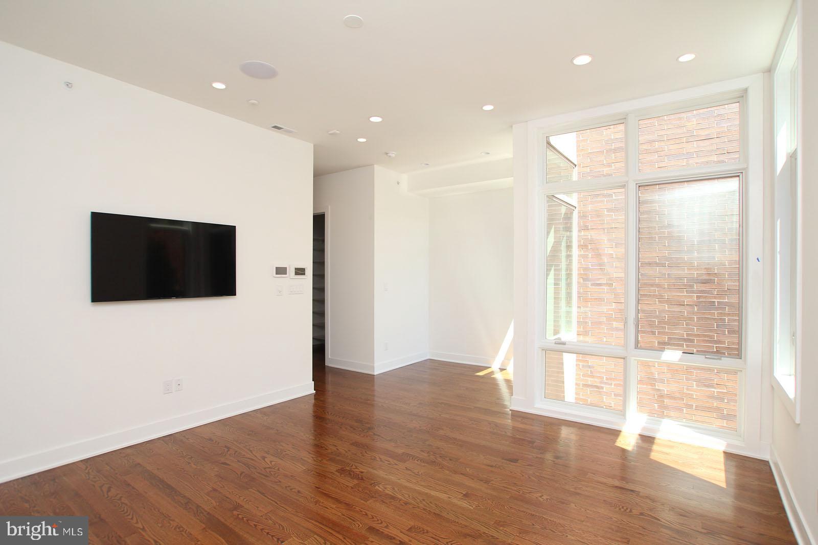 GRADUATE HOSPITAL - Residential