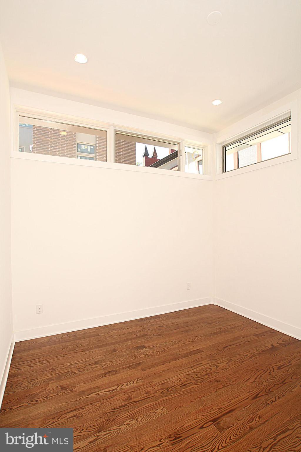 GRADUATE HOSPITAL - Residential