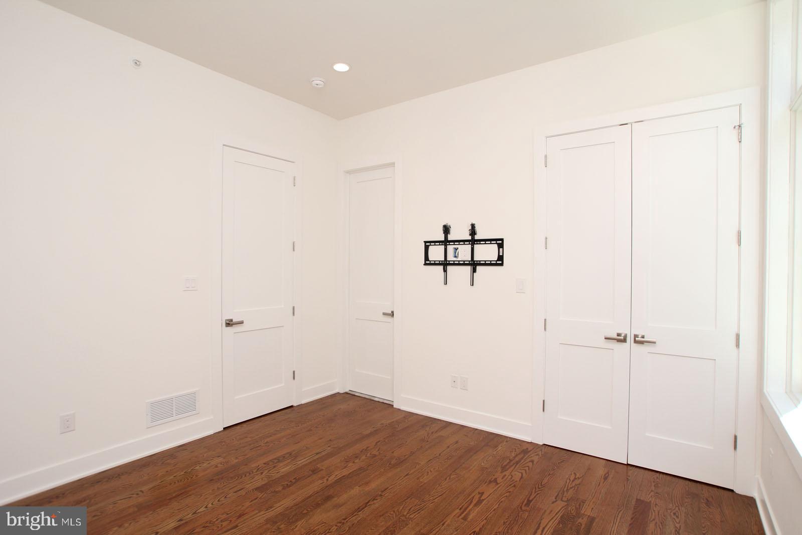 GRADUATE HOSPITAL - Residential